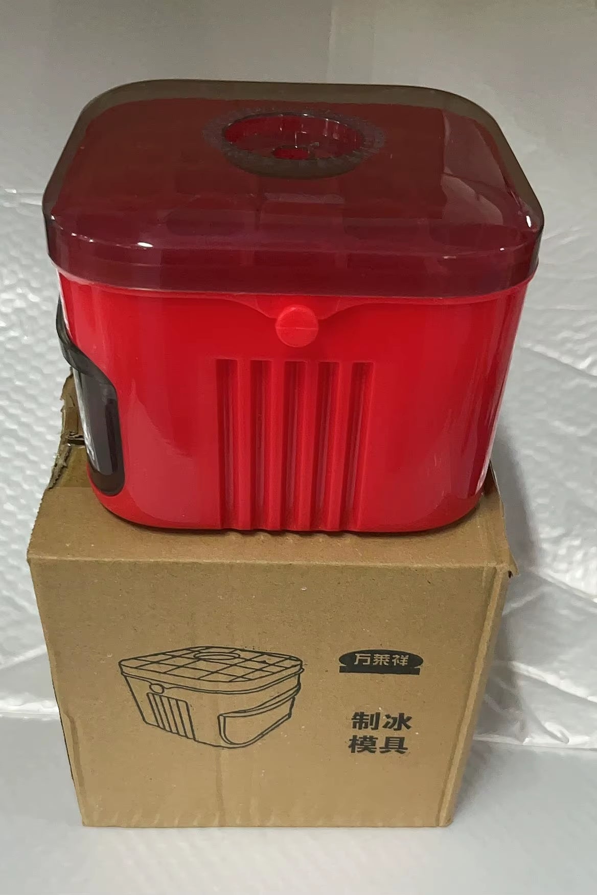 50-Cube Ice Maker with Easy Press Cap with Easy-Press Lid Large Capacity Ice Cube Machine Reusable Food-Grade Ice Cube Mold